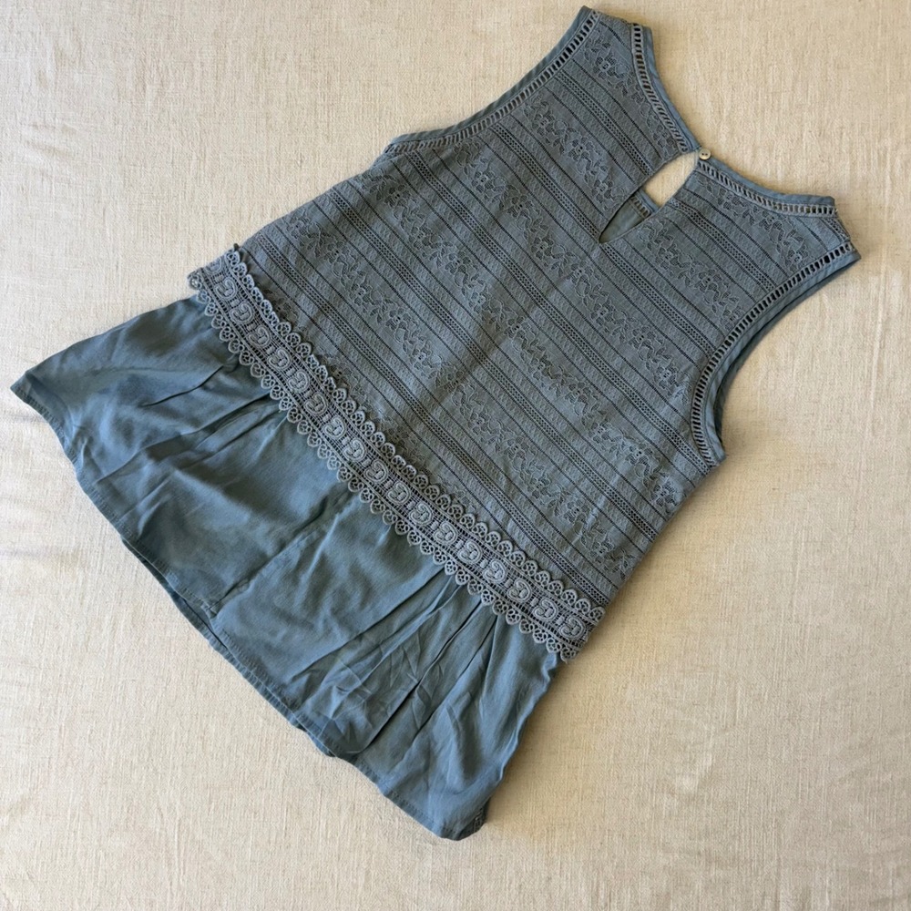 Altar'd State Womens XS Dusty Blue Lace Crochet Peplum Sleeveless Top - Picture 6 of 9